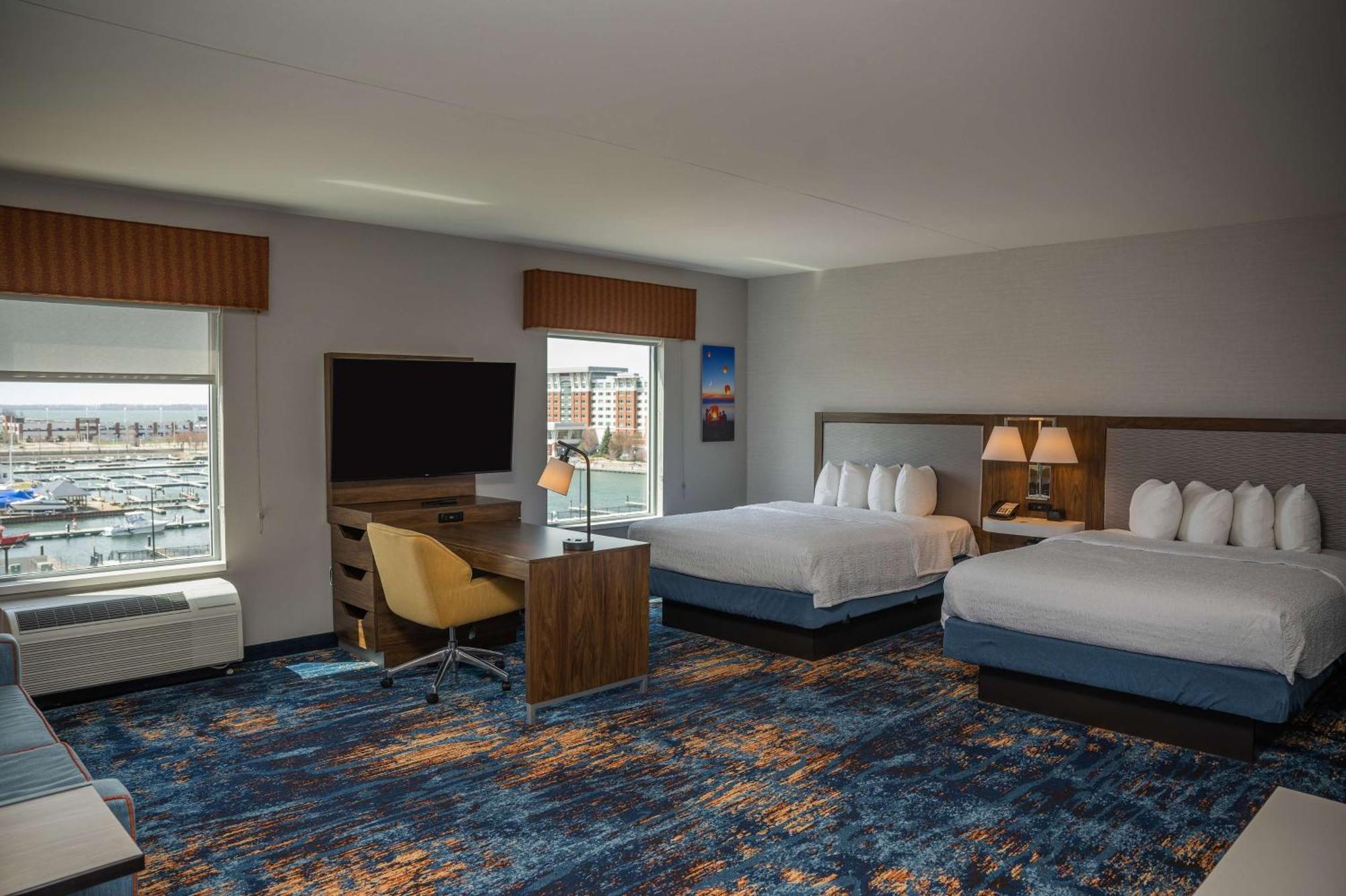 Hampton Inn & Suites Erie Bayfront Exterior foto