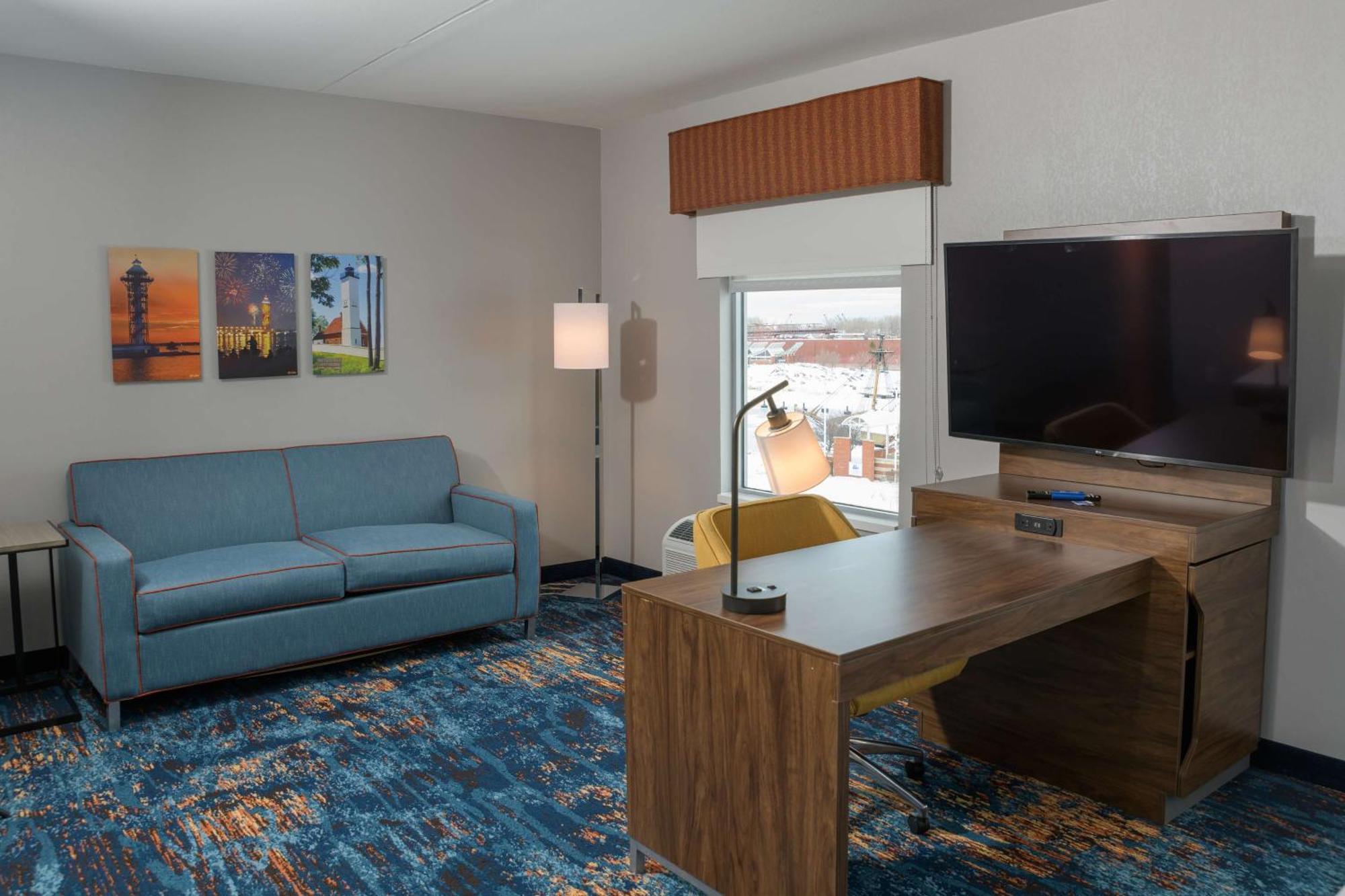 Hampton Inn & Suites Erie Bayfront Exterior foto